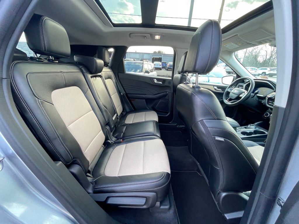 Used 2022 Ford Escape Titanium w/ Titanium Elite Package image 26