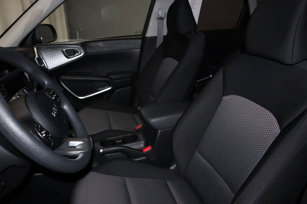 Used 2025 Kia Soul LX w/ LX Technology Package image 25
