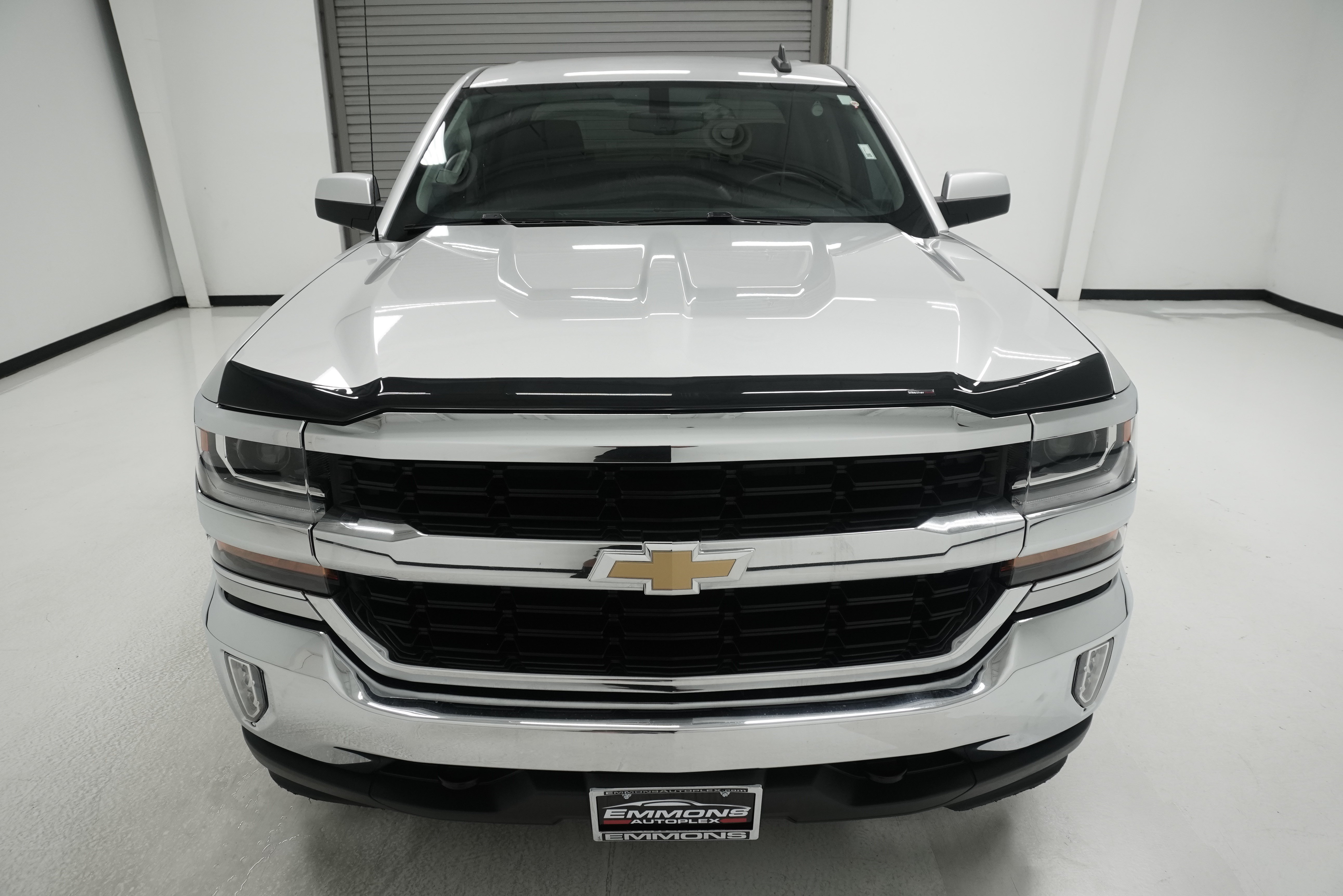 Used 2017 Chevrolet Silverado 1500 LT w/ All Star Edition AWD/4WD image 2