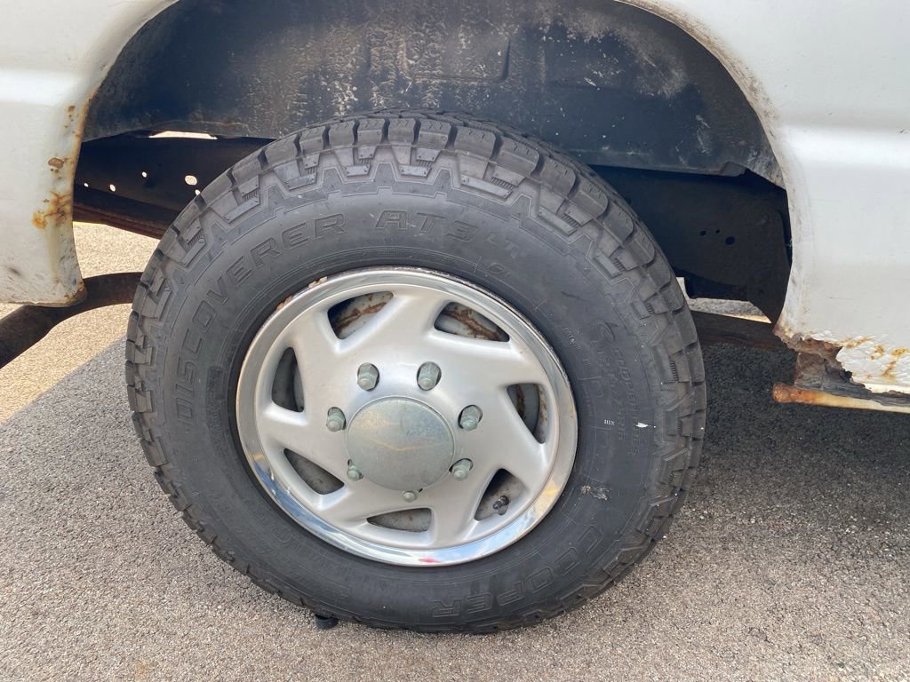 Used 2003 Ford E-250 and Econoline 250 image 8