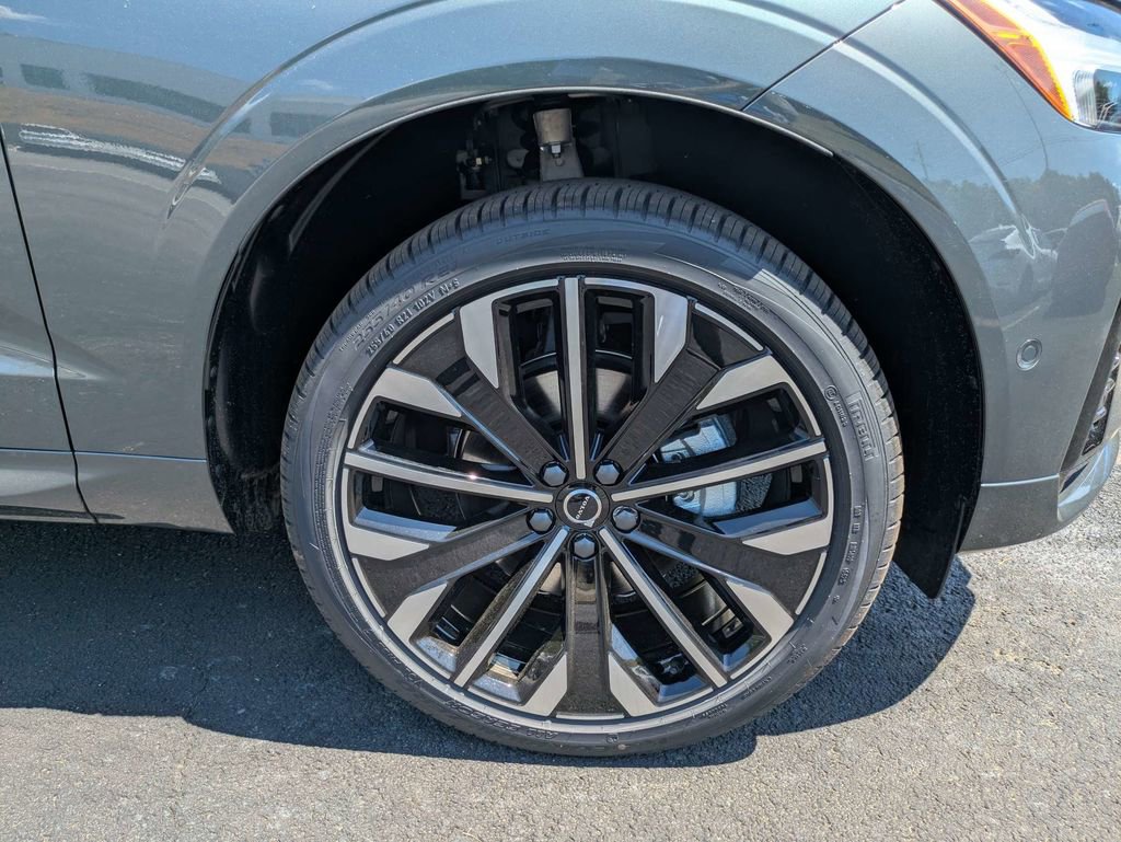 New 2026 Volvo XC60 B5 Ultra w/ Protection Package Premier AWD/4WD image 8