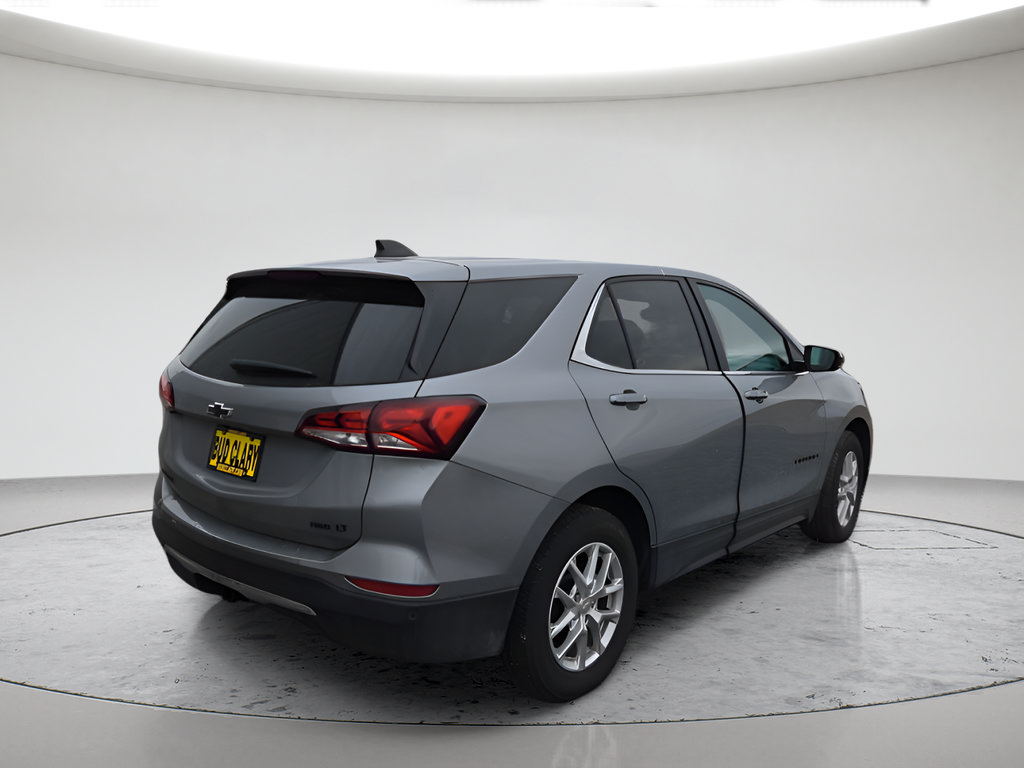 Used 2024 Chevrolet Equinox LT w/ LPO, Blackout Package AWD/4WD image 3