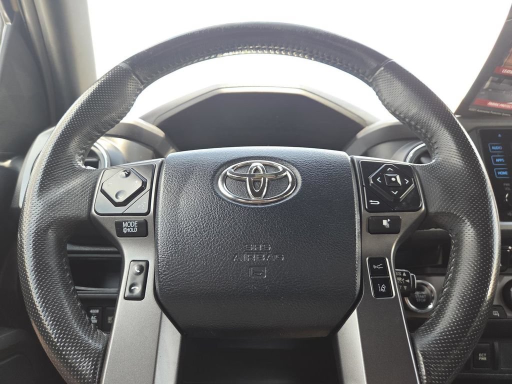 Used 2018 Toyota Tacoma TRD Off-Road AWD/4WD image 23