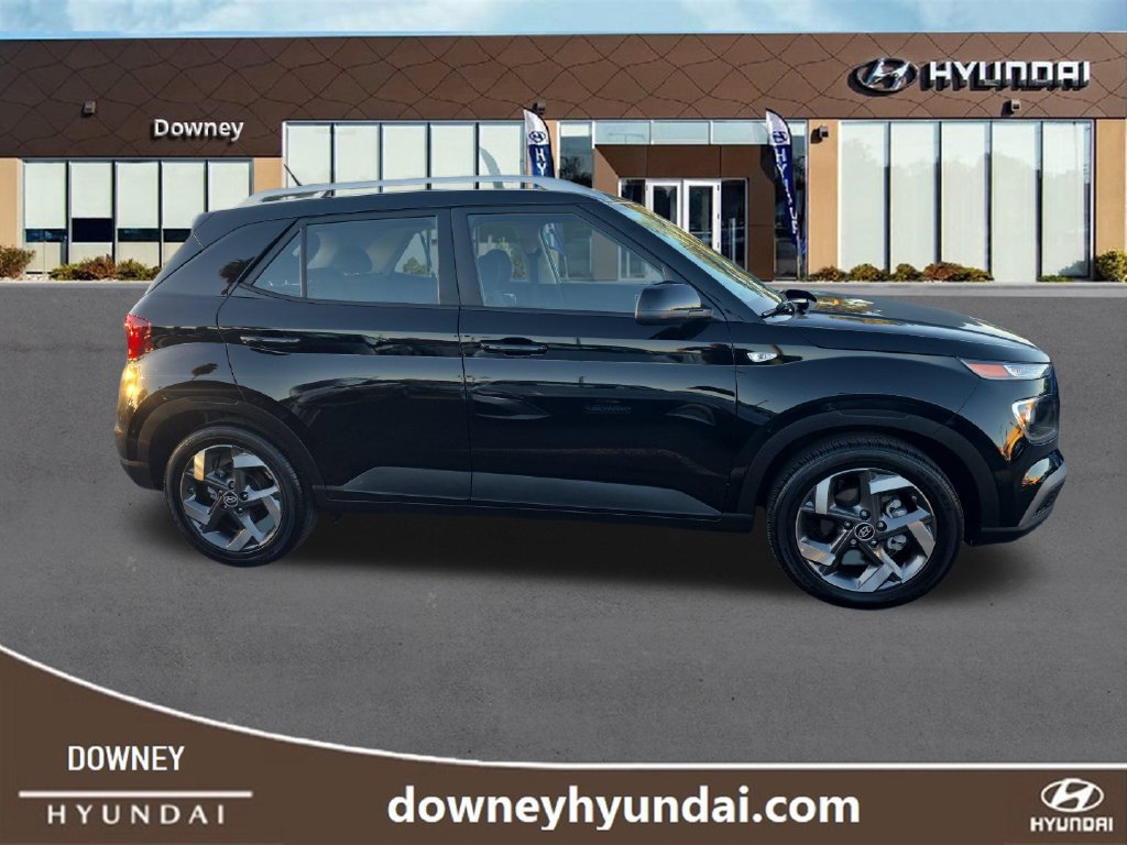 Used 2025 Hyundai Venue SEL FWD image 6