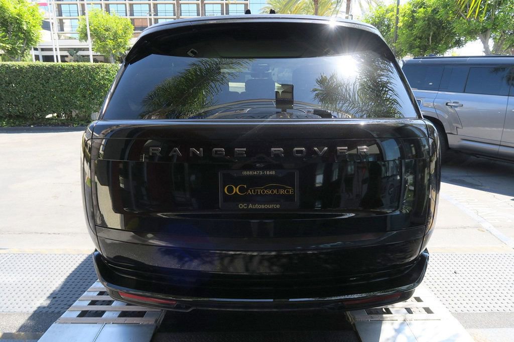 Used 2025 Land Rover Range Rover SE AWD/4WD image 8