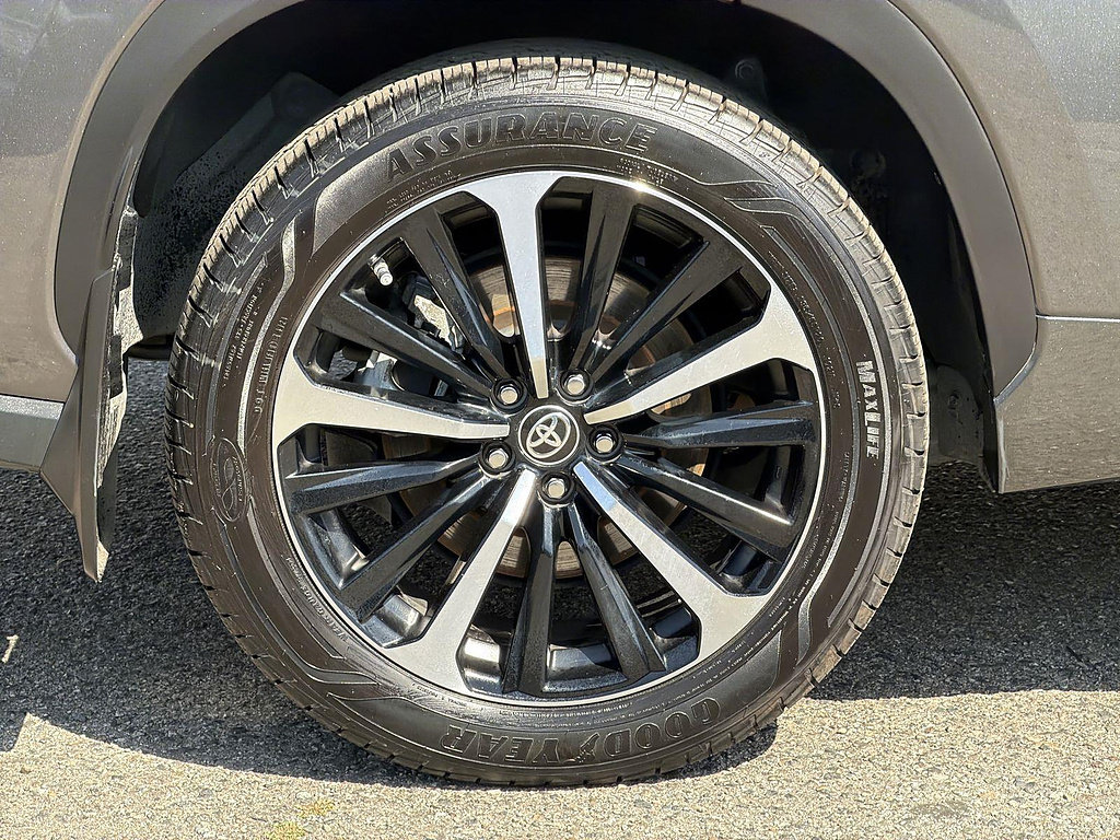 Used 2021 Toyota Highlander XSE FWD image 33
