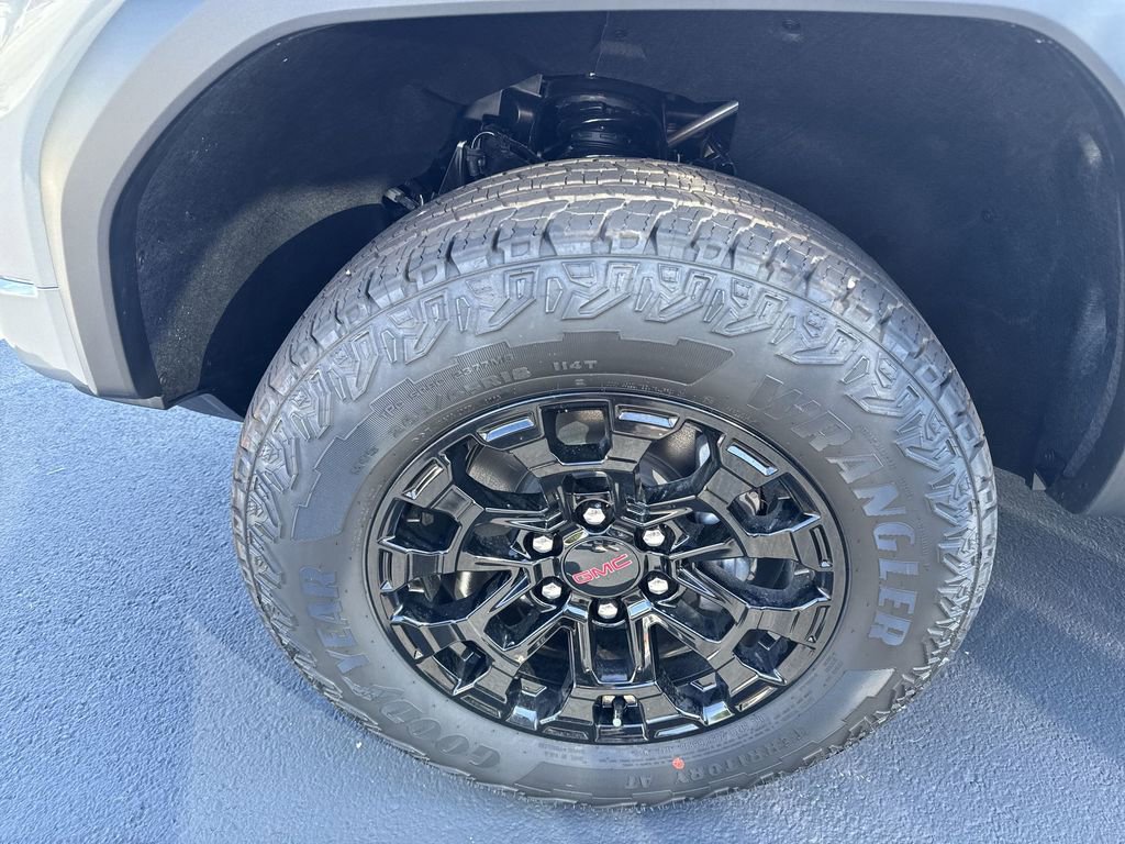 New 2026 GMC Canyon Elevation w/ Convenience Package image 16