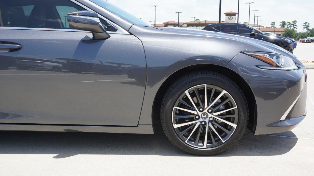 Certified 2024 Lexus ES 350 w/ Premium Package FWD image 10