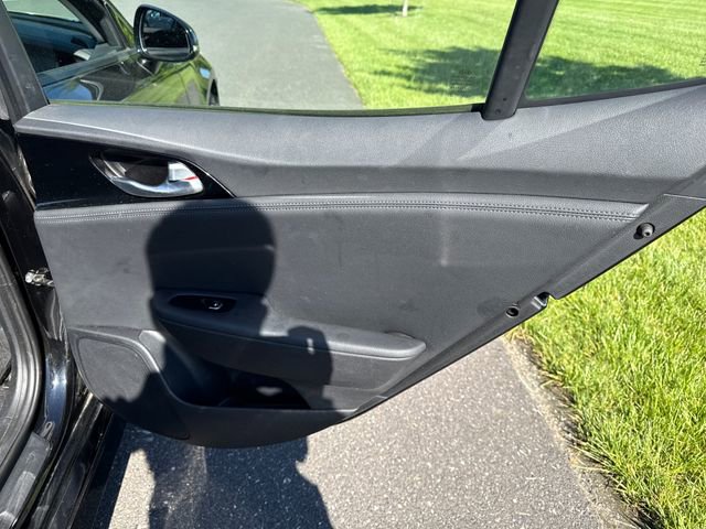 Used 2018 Kia Stinger RWD image 16