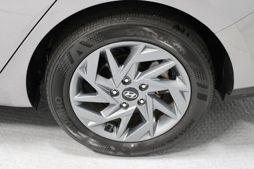 Used 2024 Hyundai Elantra SEL FWD image 19