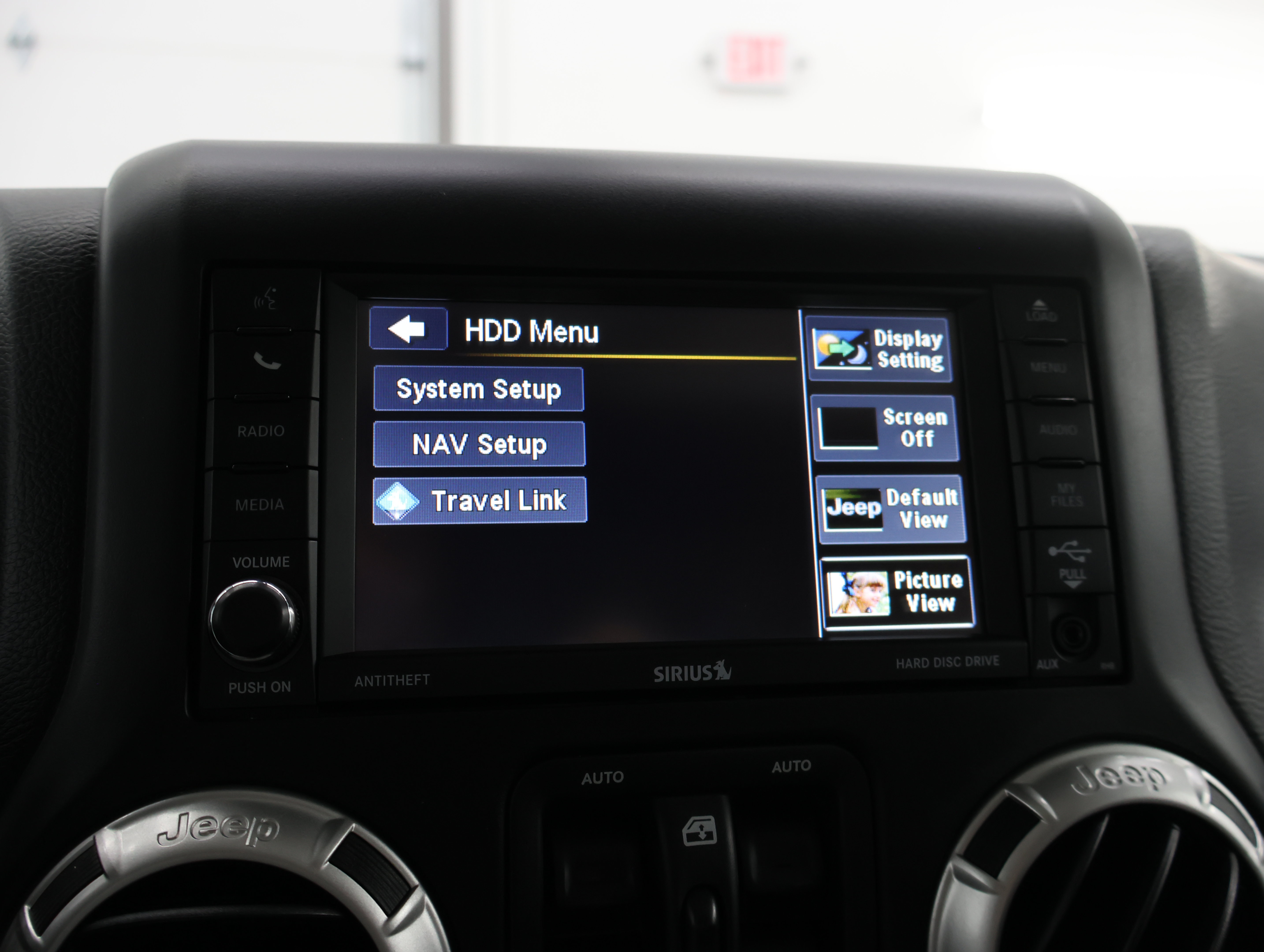 Used 2017 Jeep Wrangler Unlimited Sahara w/ Connectivity Group AWD/4WD image 46