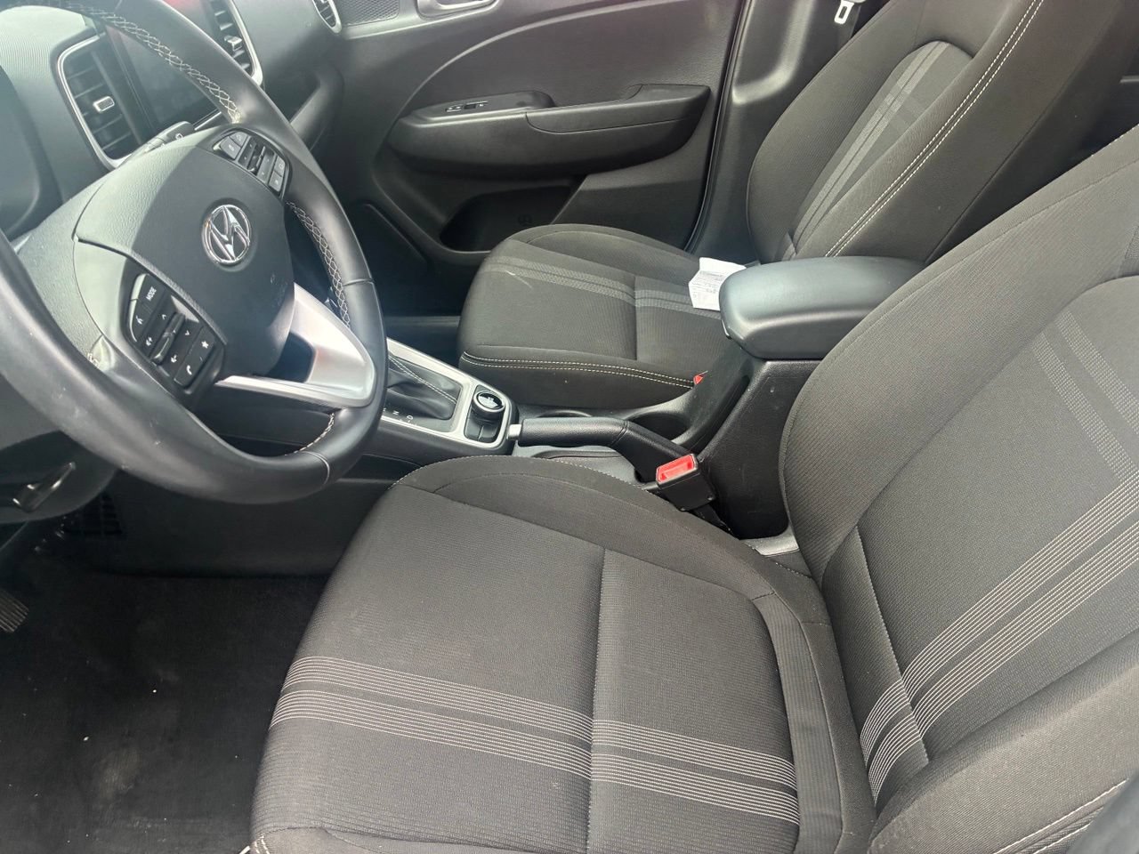 Used 2025 Hyundai Venue SEL FWD image 7