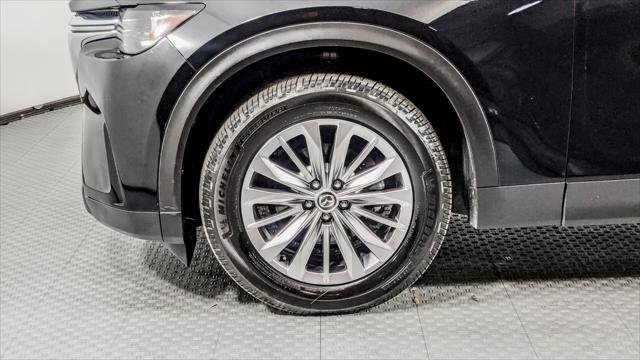 Used 2024 MAZDA CX-90 3.3 Turbo w/ Preferred Plus image 39