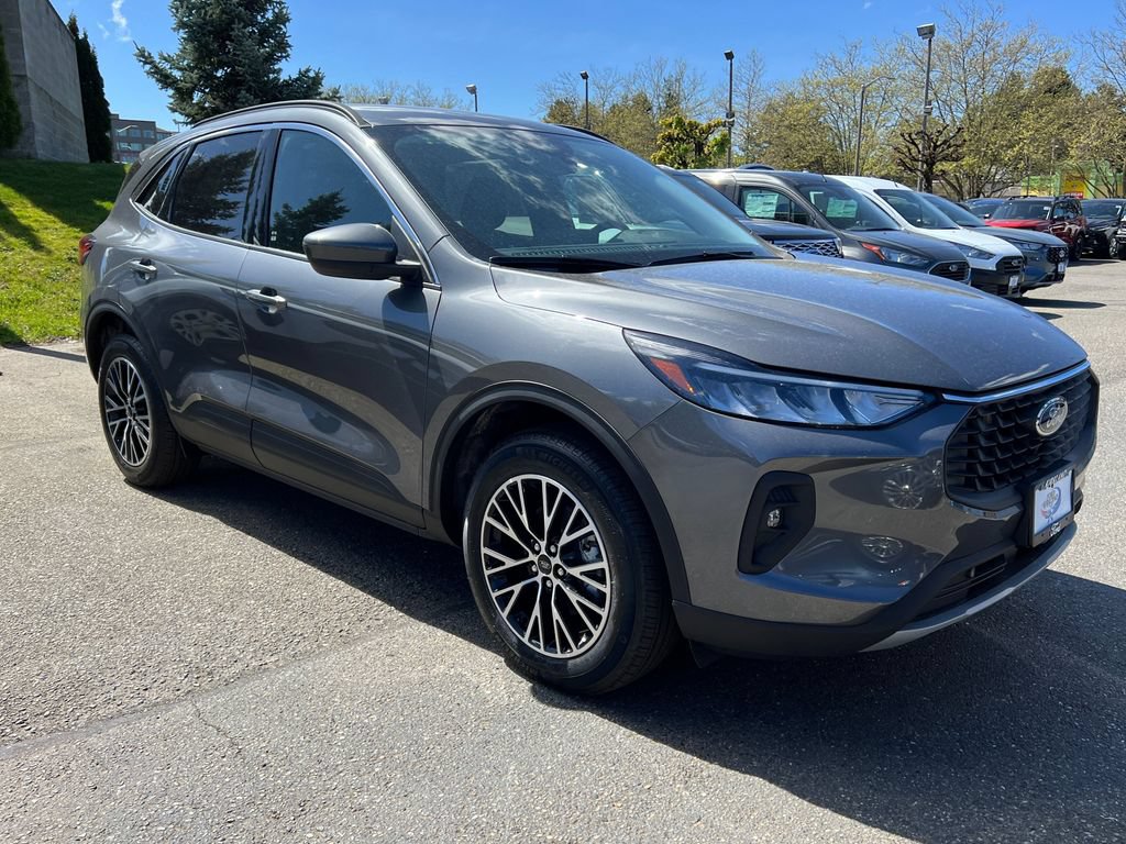 New 2023 Ford Escape SE FWD image 3