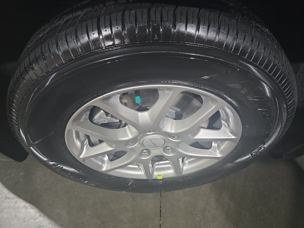 New 2027 Chrysler Pacifica LX FWD image 10