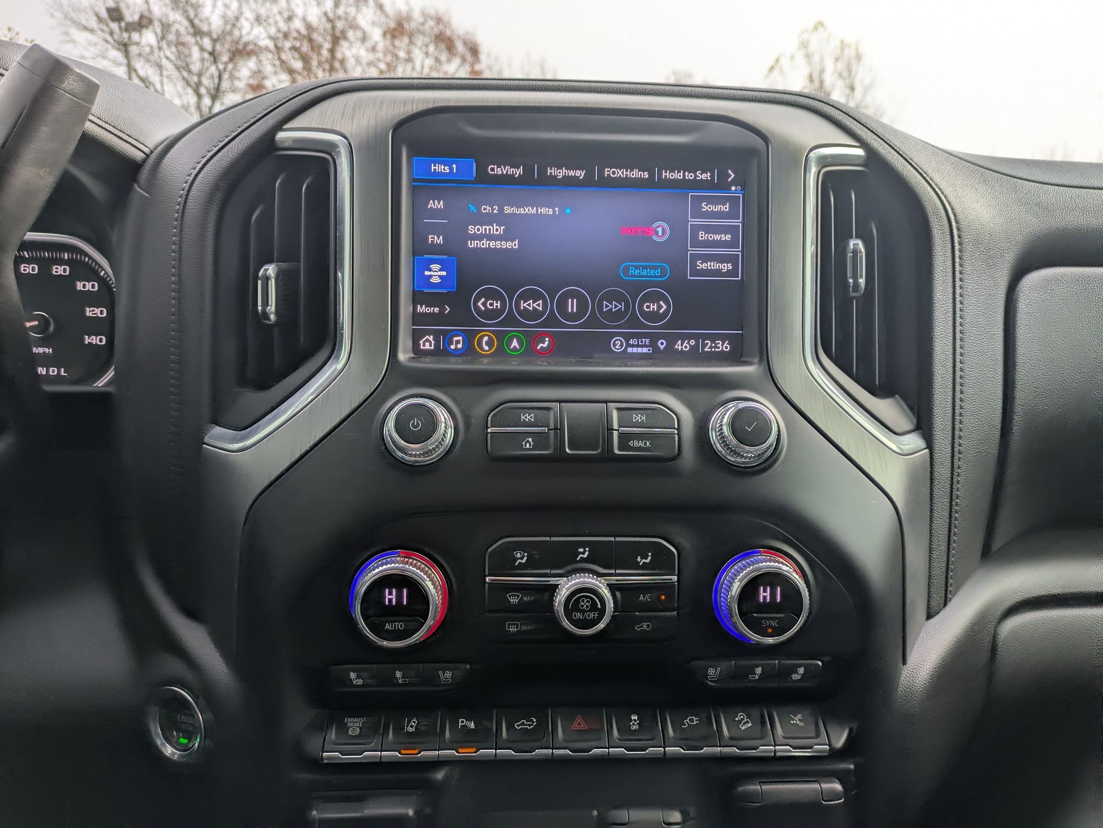 Used 2022 GMC Sierra 3500 Denali w/ Denali Black Diamond Edition image 15