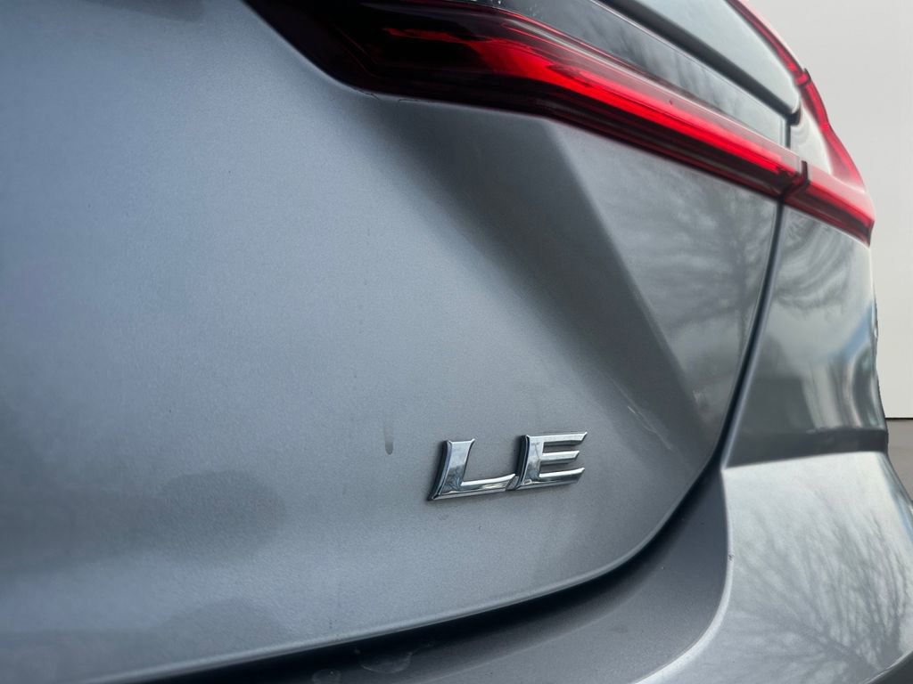 Used 2025 Toyota Camry LE FWD image 31