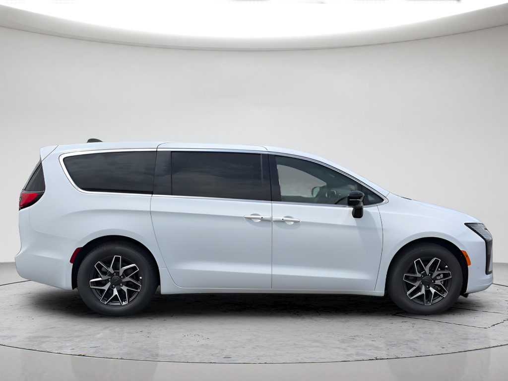 New 2027 Chrysler Pacifica Limited FWD image 2