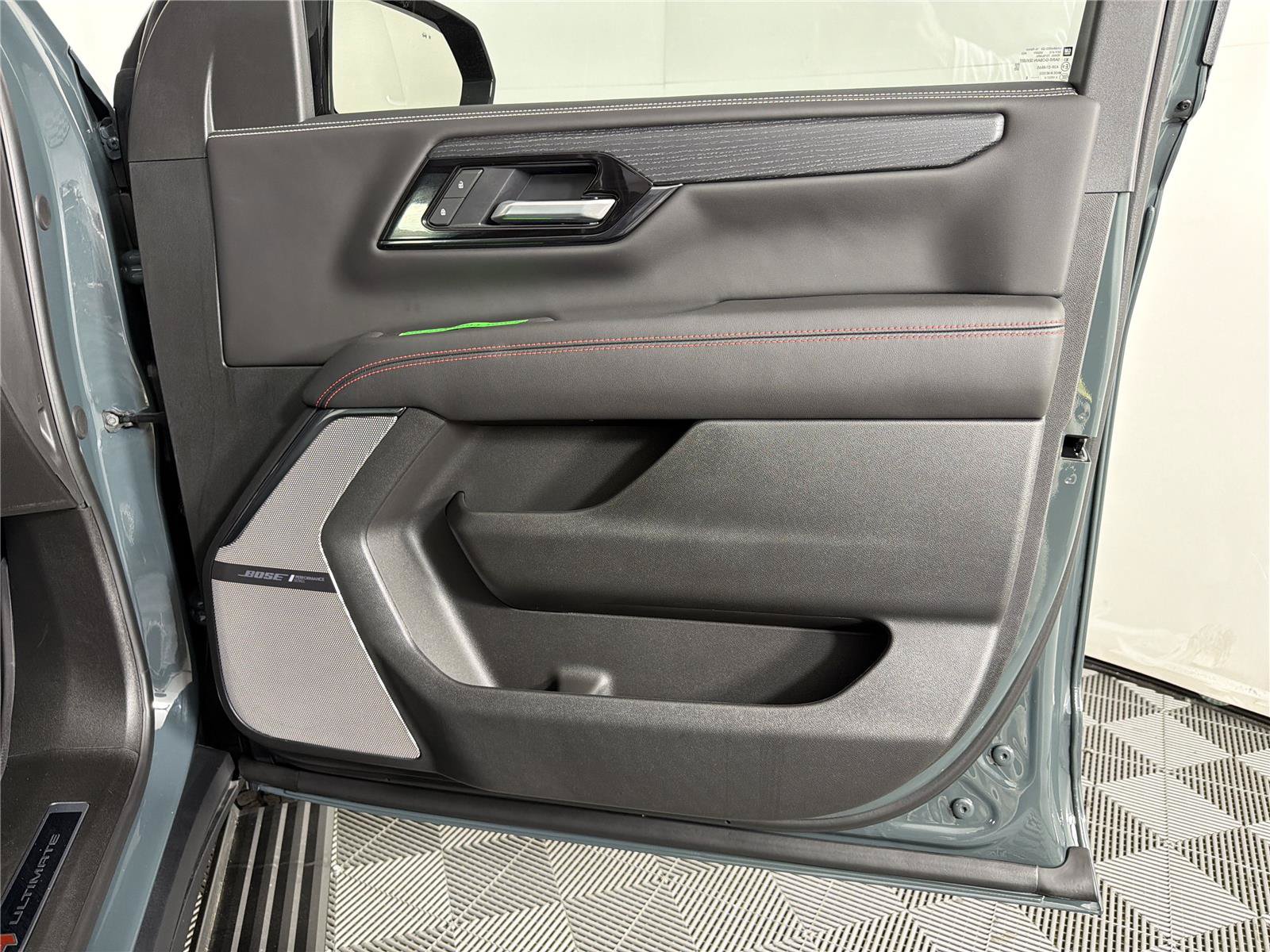 New 2026 GMC Yukon AT4 Ultimate AWD/4WD image 12