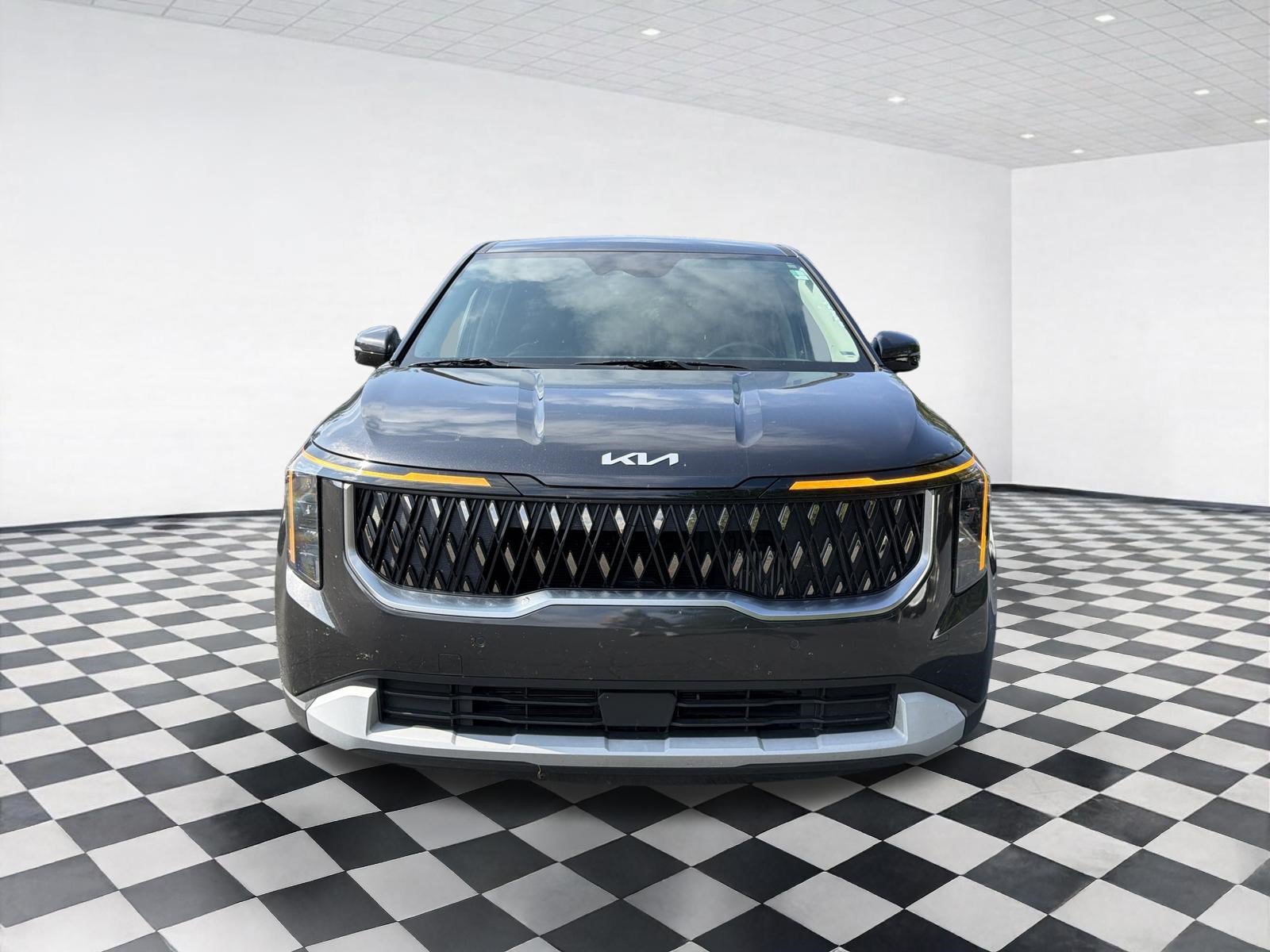 Used 2026 Kia Carnival LXS FWD image 2