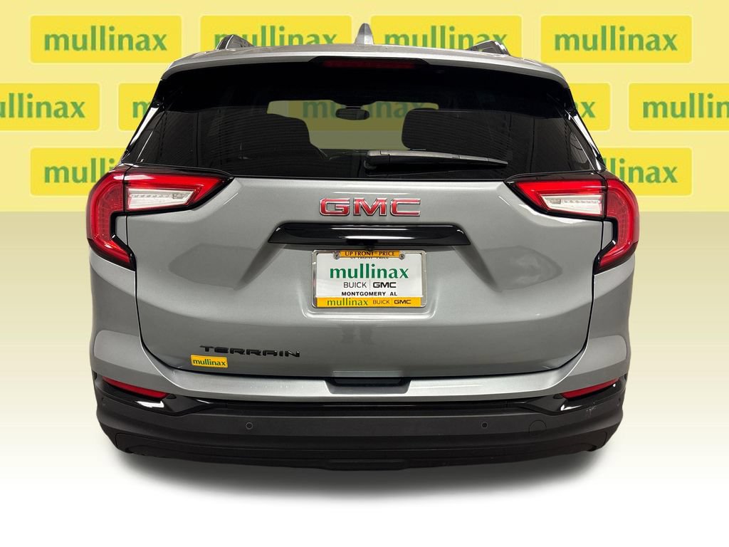 Used 2023 GMC Terrain SLE w/ Driver Convenience Package FWD image 18
