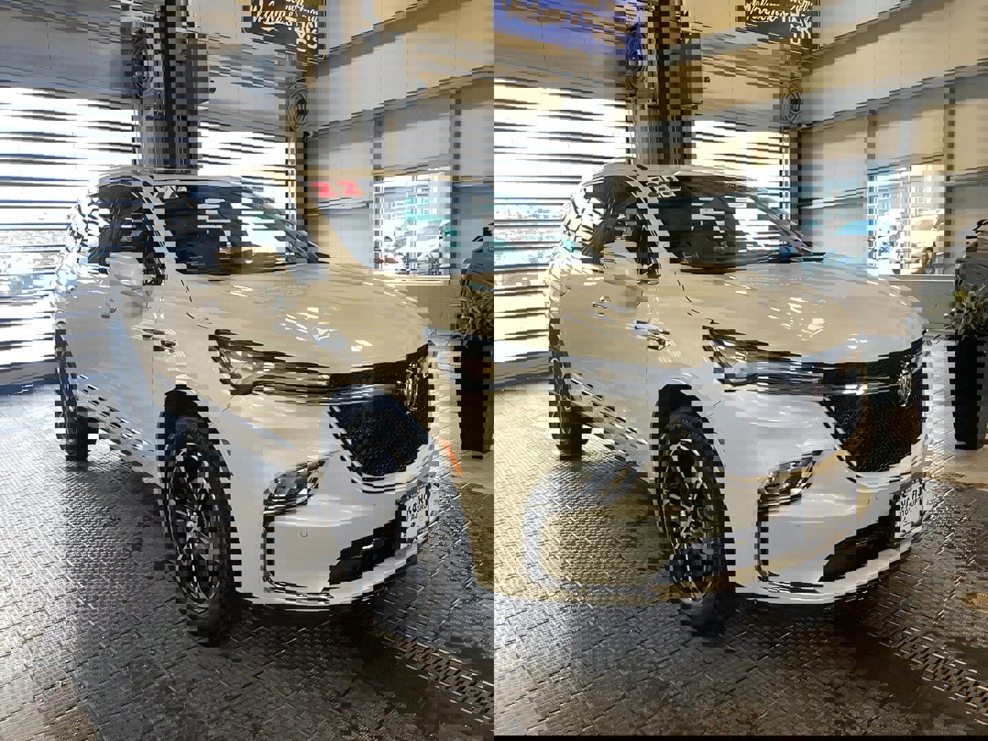 Used 2022 Buick Enclave Essence w/ Experience Buick Package image 1