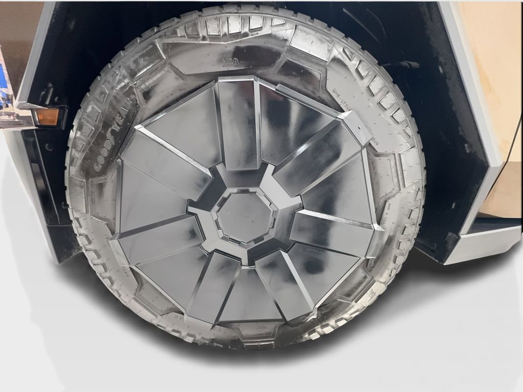 Used 2024 Tesla Cybertruck AWD Crew Cab image 14