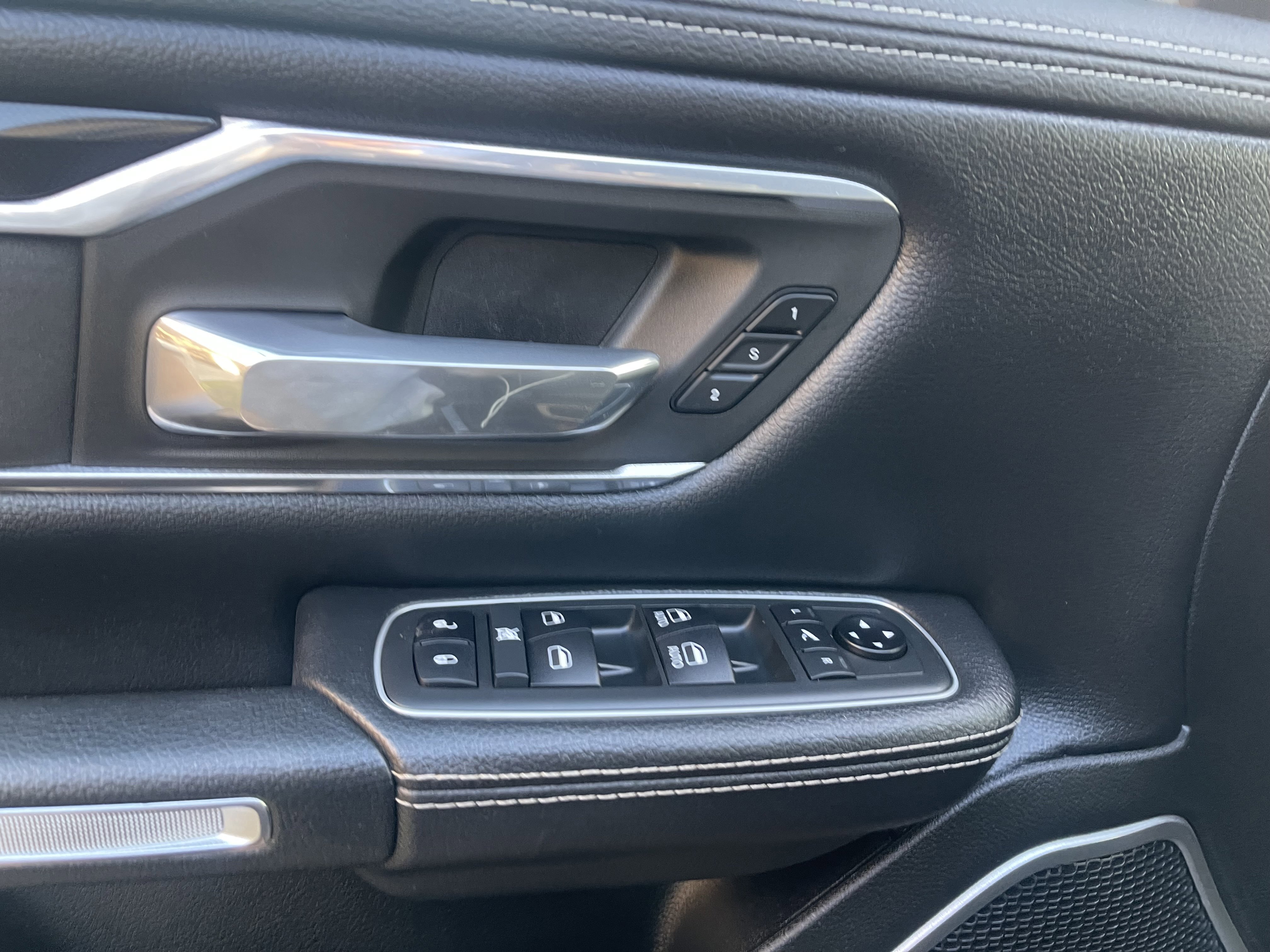 Used 2021 RAM 1500 Laramie w/ Sport Appearance Package image 14