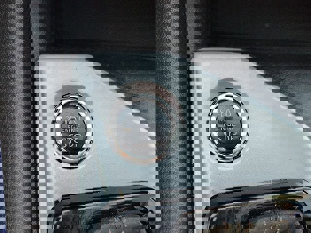 Used 2025 Nissan Altima 2.5 SV image 25