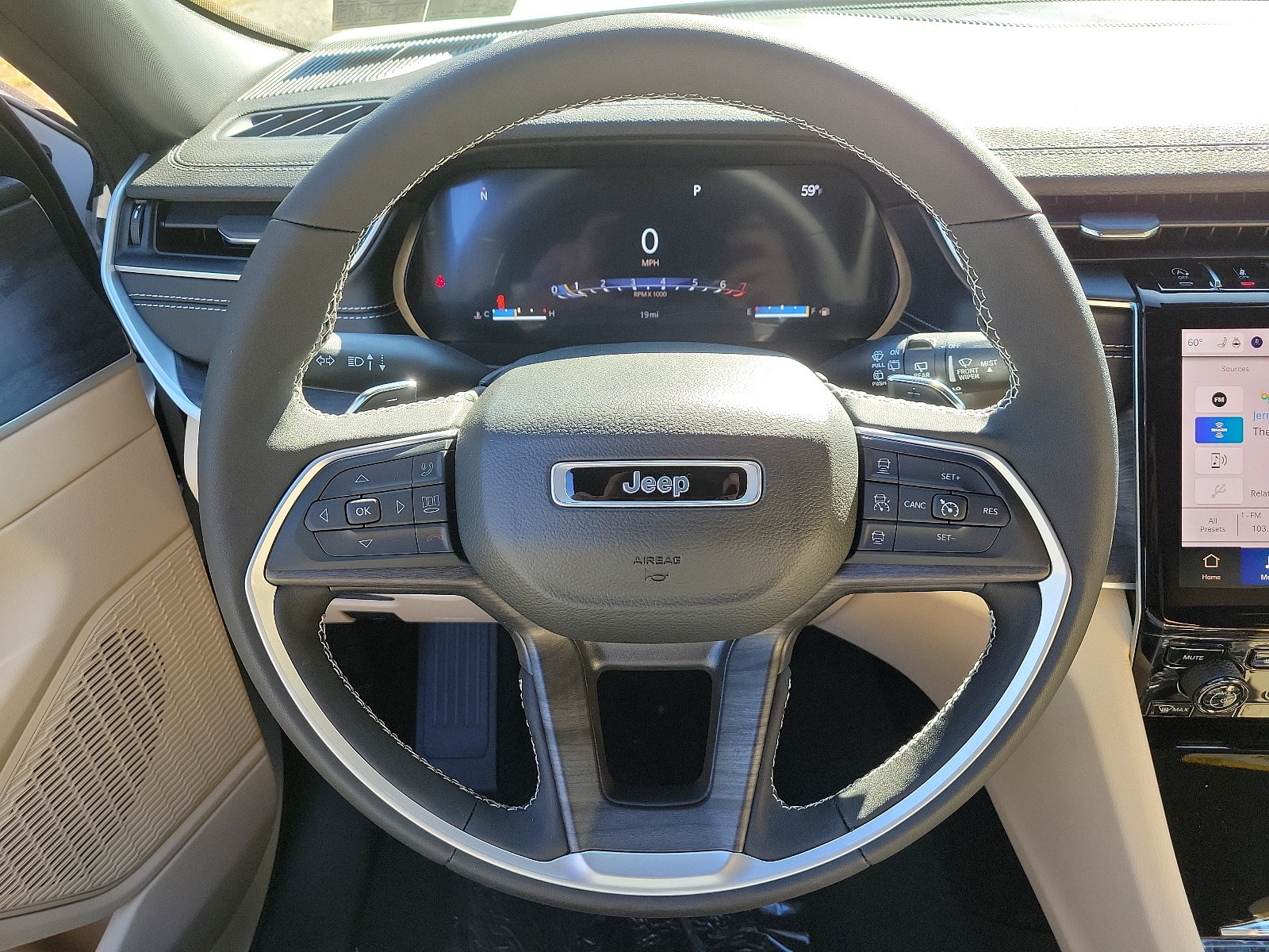 New 2023 Jeep Grand Cherokee L Limited AWD/4WD image 16