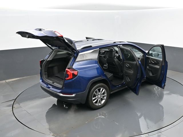 Used 2022 GMC Terrain SLT w/ Tech Package image 29