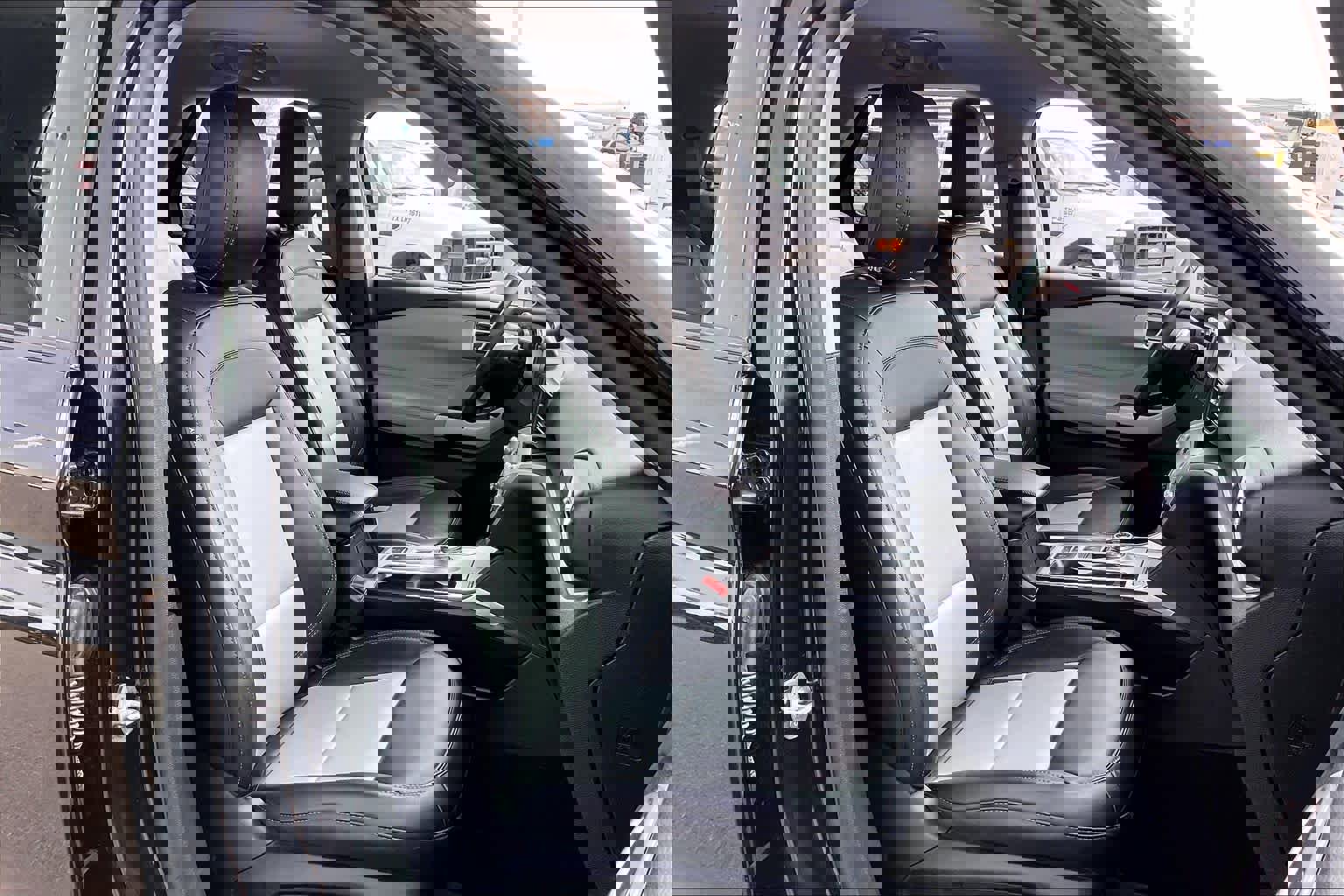 Used 2023 Ford Explorer XLT w/ Equipment Group 202A image 8