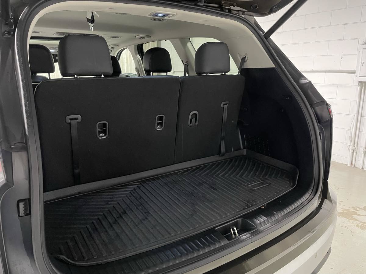 Used 2024 Kia Telluride EX w/ EX Captain's Chair Package AWD/4WD image 19