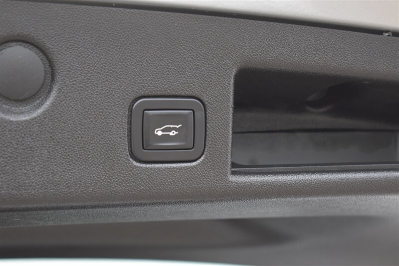 Used 2019 Chevrolet Equinox LT AWD/4WD image 28