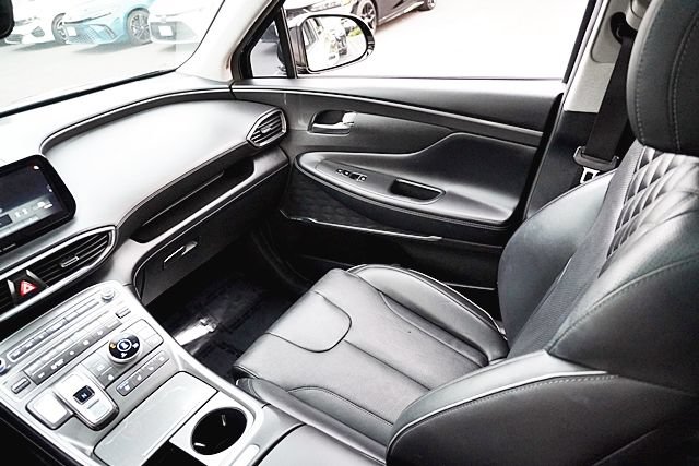 Used 2021 Hyundai Santa Fe Limited AWD/4WD image 25