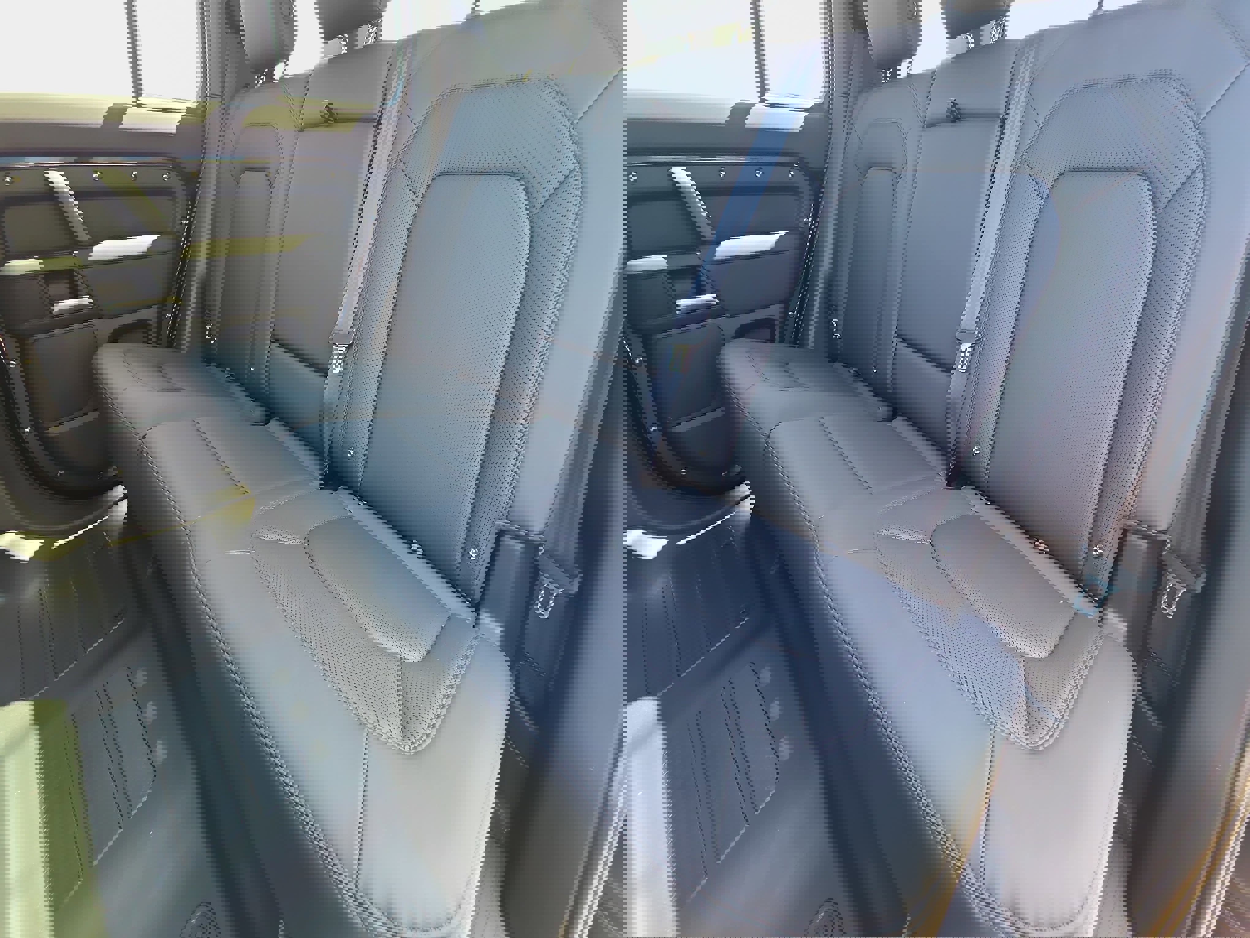 Used 2025 Land Rover Defender 110 S image 13