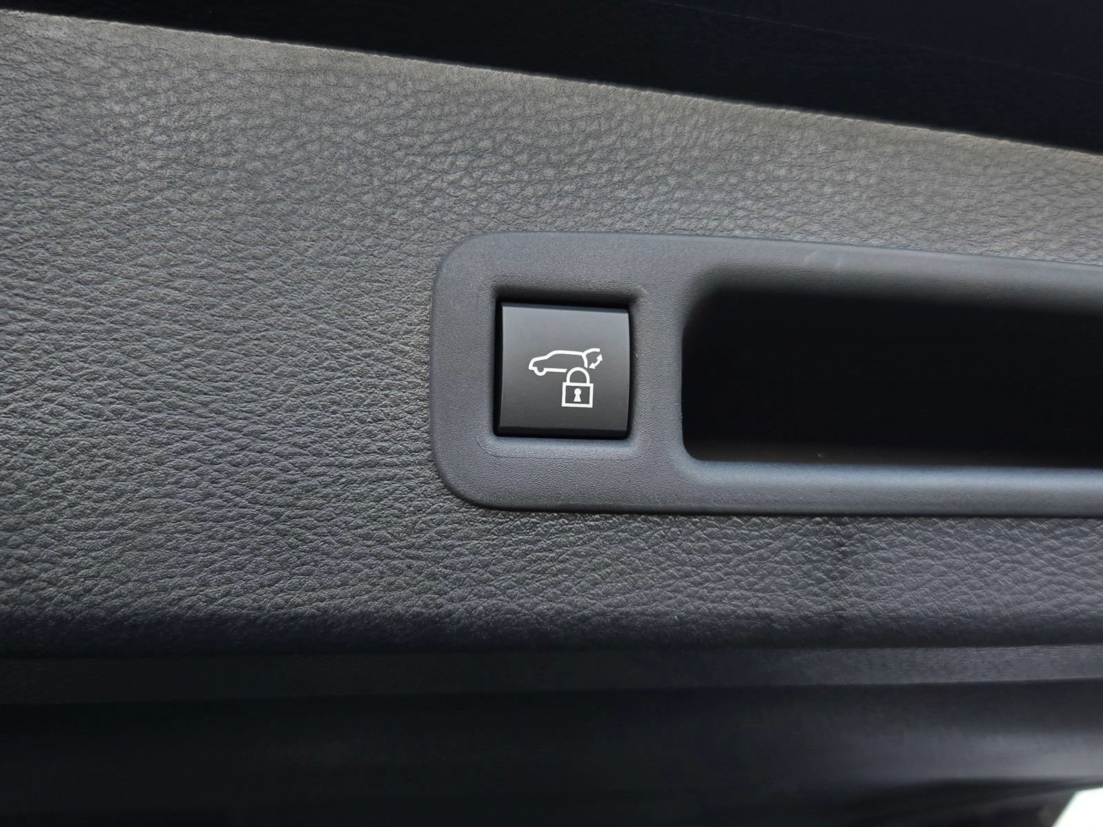 Certified 2026 Toyota Sienna XLE FWD image 26