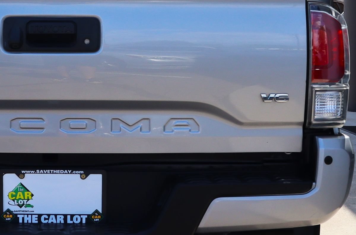 Used 2021 Toyota Tacoma TRD Off-Road w/ Technology Package AWD/4WD image 20