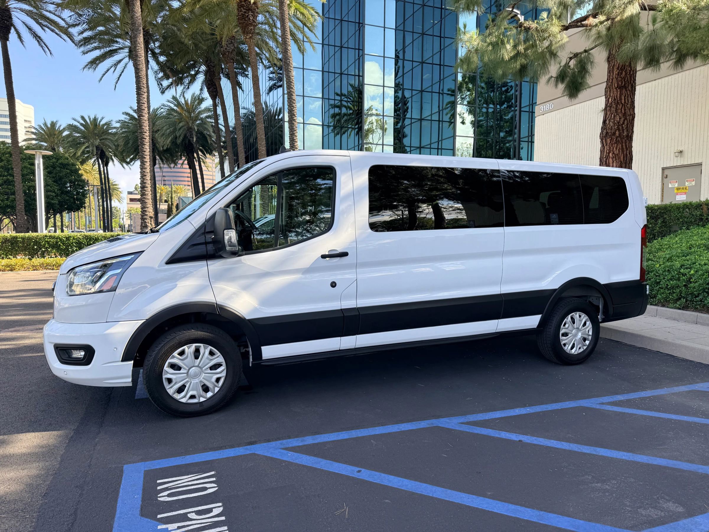 Used 2023 Ford Transit 350 XLT RWD image 3