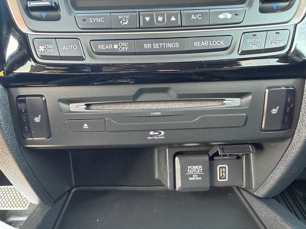 Used 2019 Honda Pilot Touring image 8