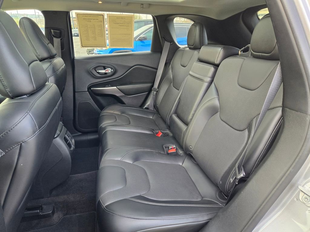 Used 2019 Jeep Cherokee Limited w/ Technology Group image 31