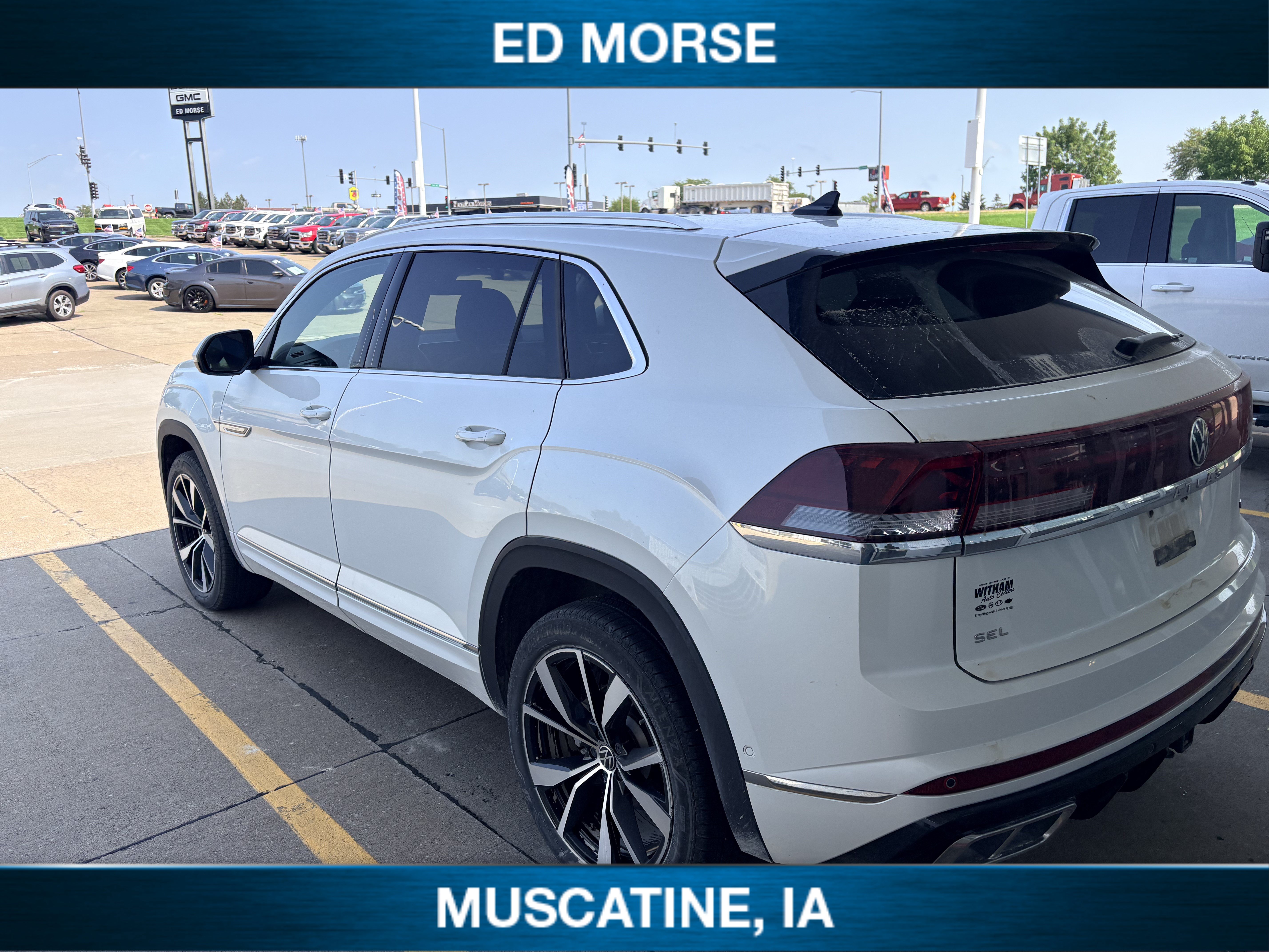 Used 2024 Volkswagen Atlas Cross Sport SEL Premium R-Line AWD/4WD image 3