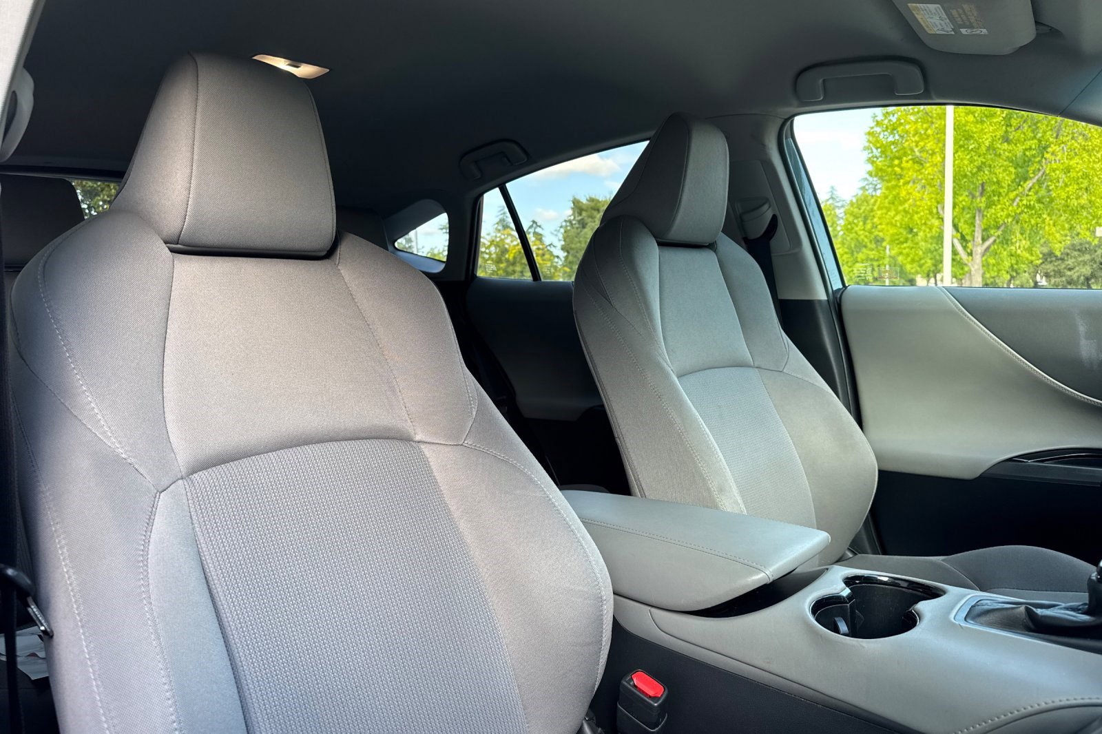 Used 2021 Toyota Venza LE AWD/4WD image 30