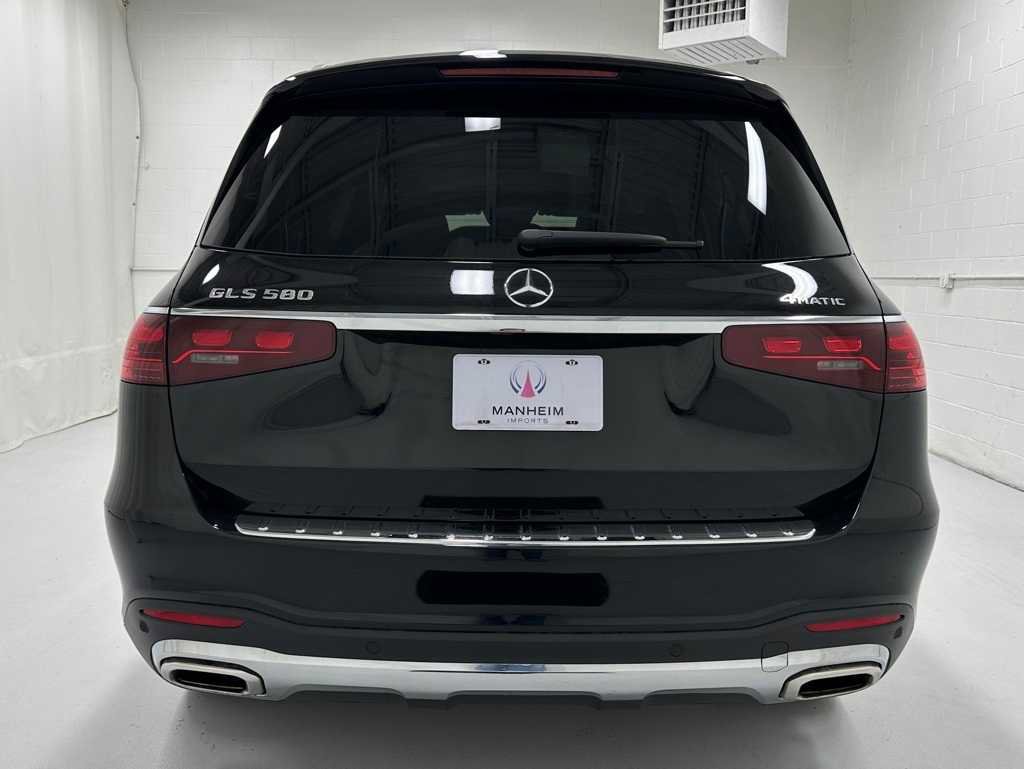 Used 2025 Mercedes-Benz GLS 580 4MATIC image 7