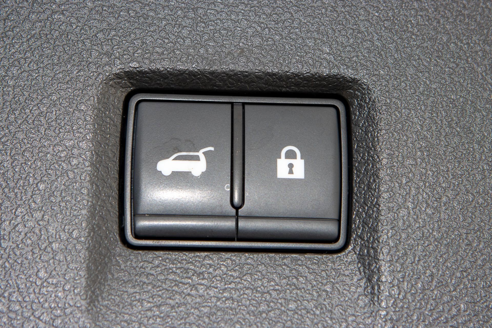 Used 2023 INFINITI QX60 Sensory w/ Cargo Package image 36