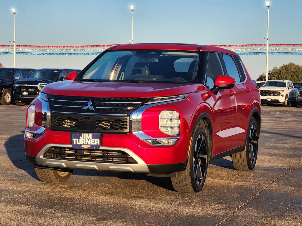 Used 2024 Mitsubishi Outlander FWD image 3