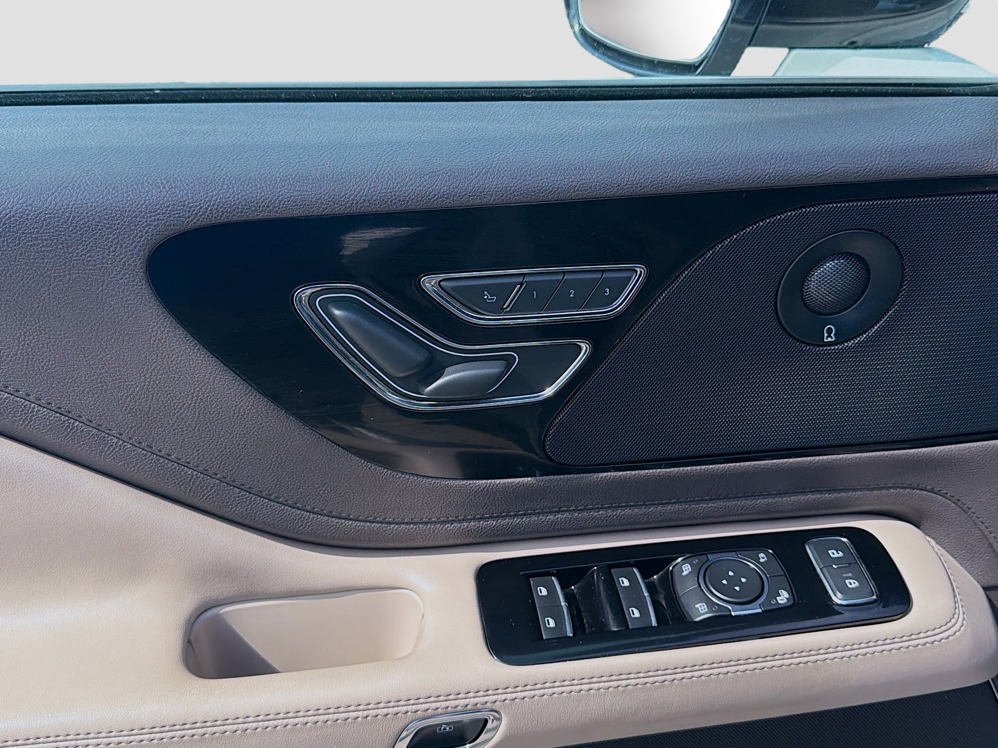 Used 2022 Lincoln Aviator Reserve image 18