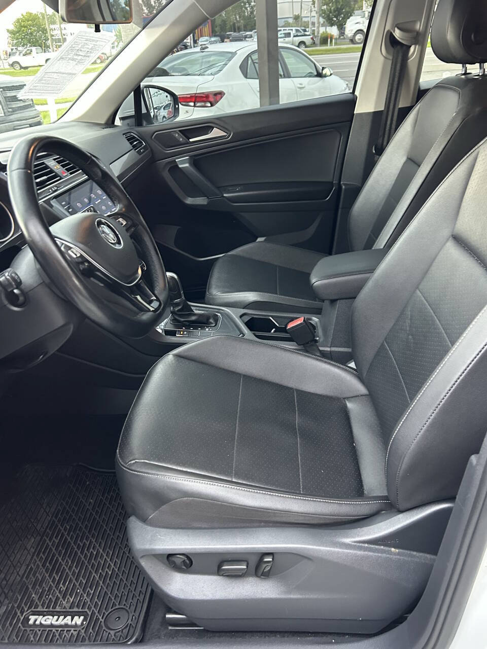 Used 2019 Volkswagen Tiguan SE FWD image 14