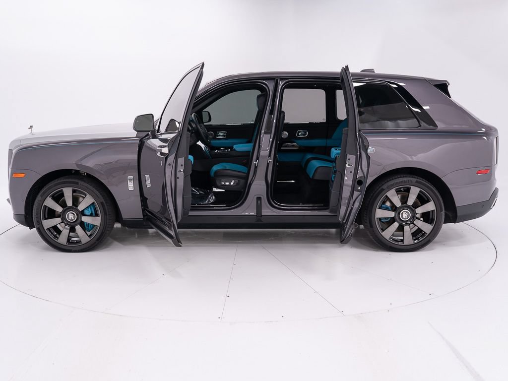 Used 2024 Rolls-Royce Cullinan w/ Cullinan Package AWD/4WD image 9