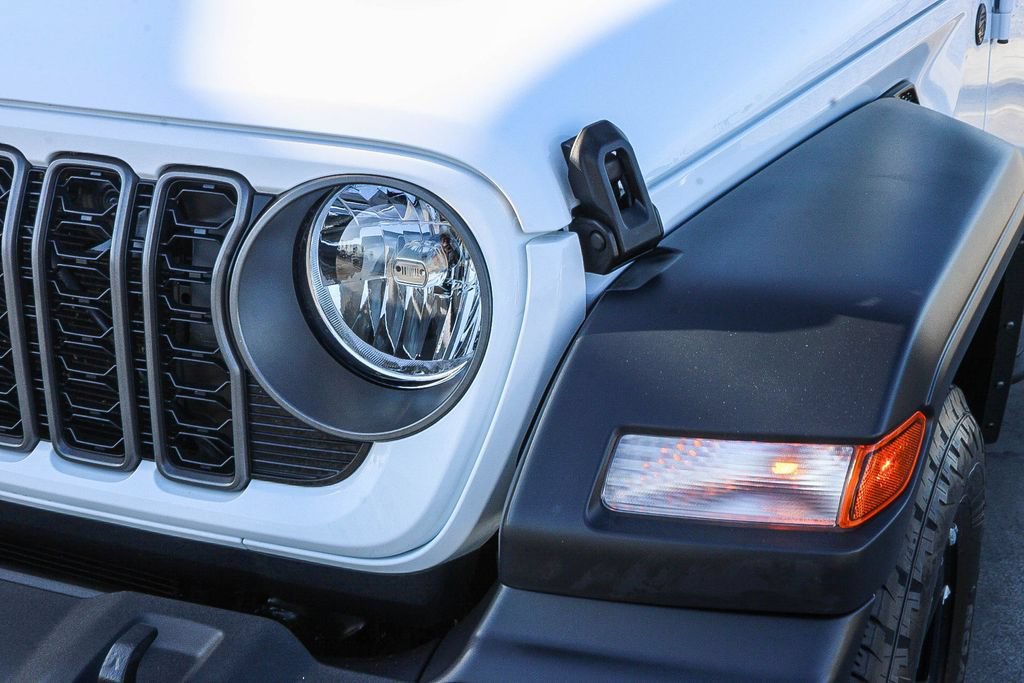 Used 2025 Jeep Wrangler Unlimited Sport AWD/4WD image 5